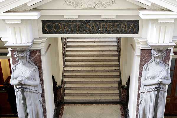 Corrupción administrativa: Denuncian que la Corte Suprema despidió a funcionario con discapacidad severa provocada por acoso laboral
