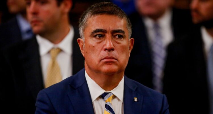 Alcalde Desbordes confirma recontratación en la comuna de exasesor del Ministerio de la Mujer acusado de acoso